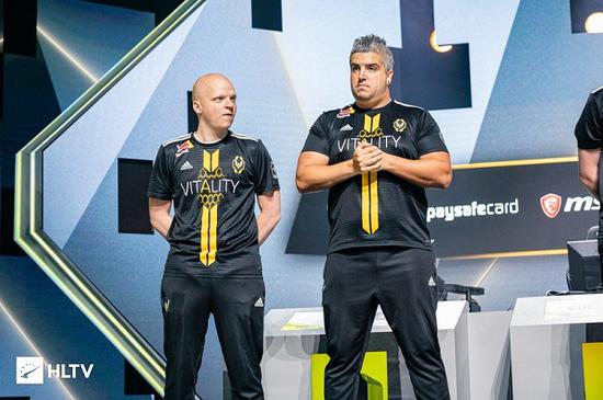 绿盟科技梅花K战队夺得首届智能汽车安全攻防赛冠军