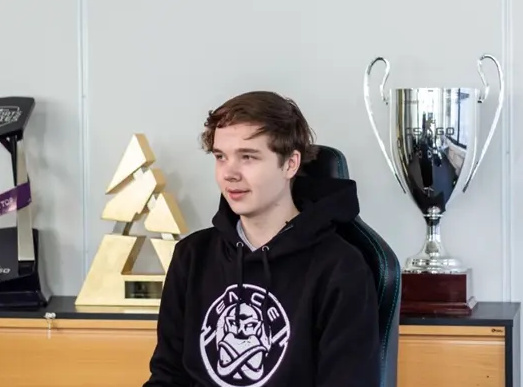 电竞赛事与多元产业发展相结合的新模式